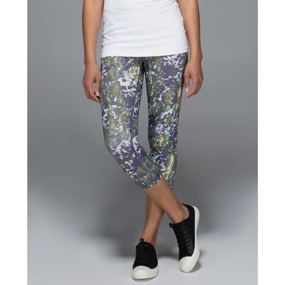 Lululemon Wunder Under Crop II Roll Down Floral Sport White Multi - Picture 4 of 13